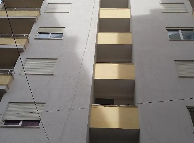 Durres, Plazh 13, Albania * Dıraç